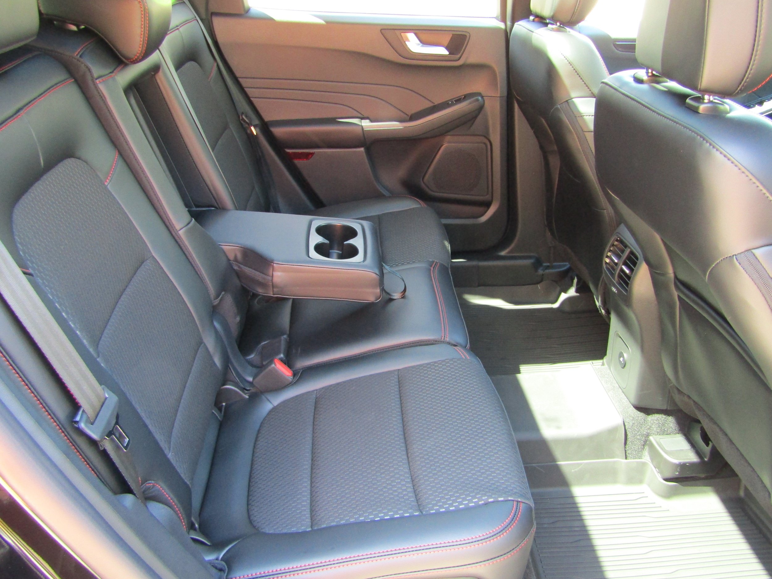 New 2026 Ford Escape ST-Line w/ Cold Weather Package AWD/4WD image 28
