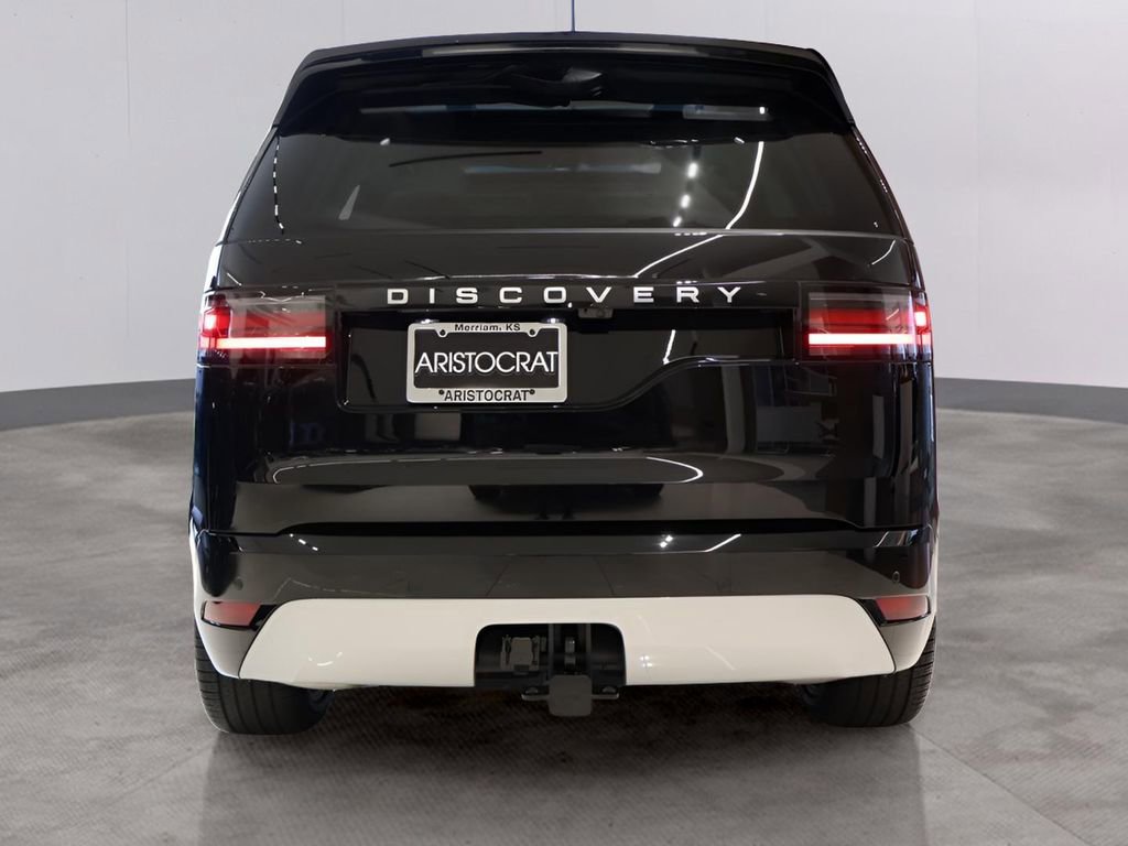 Certified 2025 Land Rover Discovery Metropolitan Edition image 11