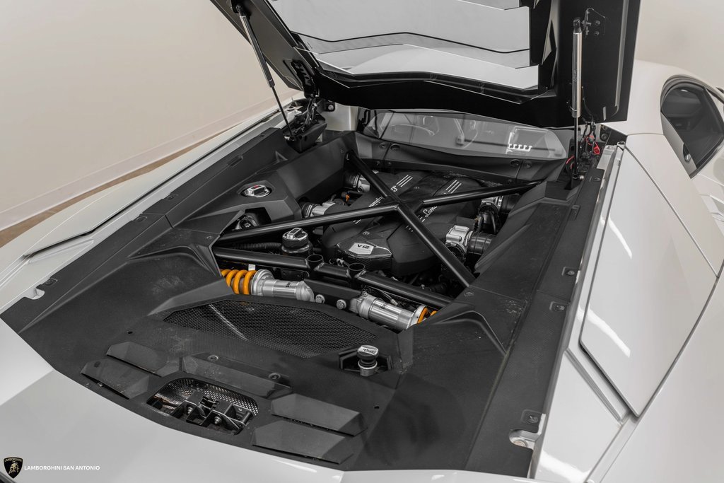Used 2015 Lamborghini Aventador LP 700-4 image 22