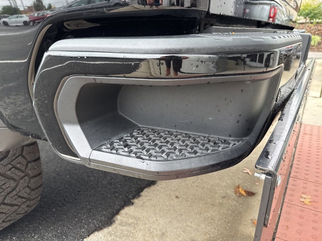 Used 2024 Chevrolet Silverado 2500 ZR2 w/ Technology Package image 12