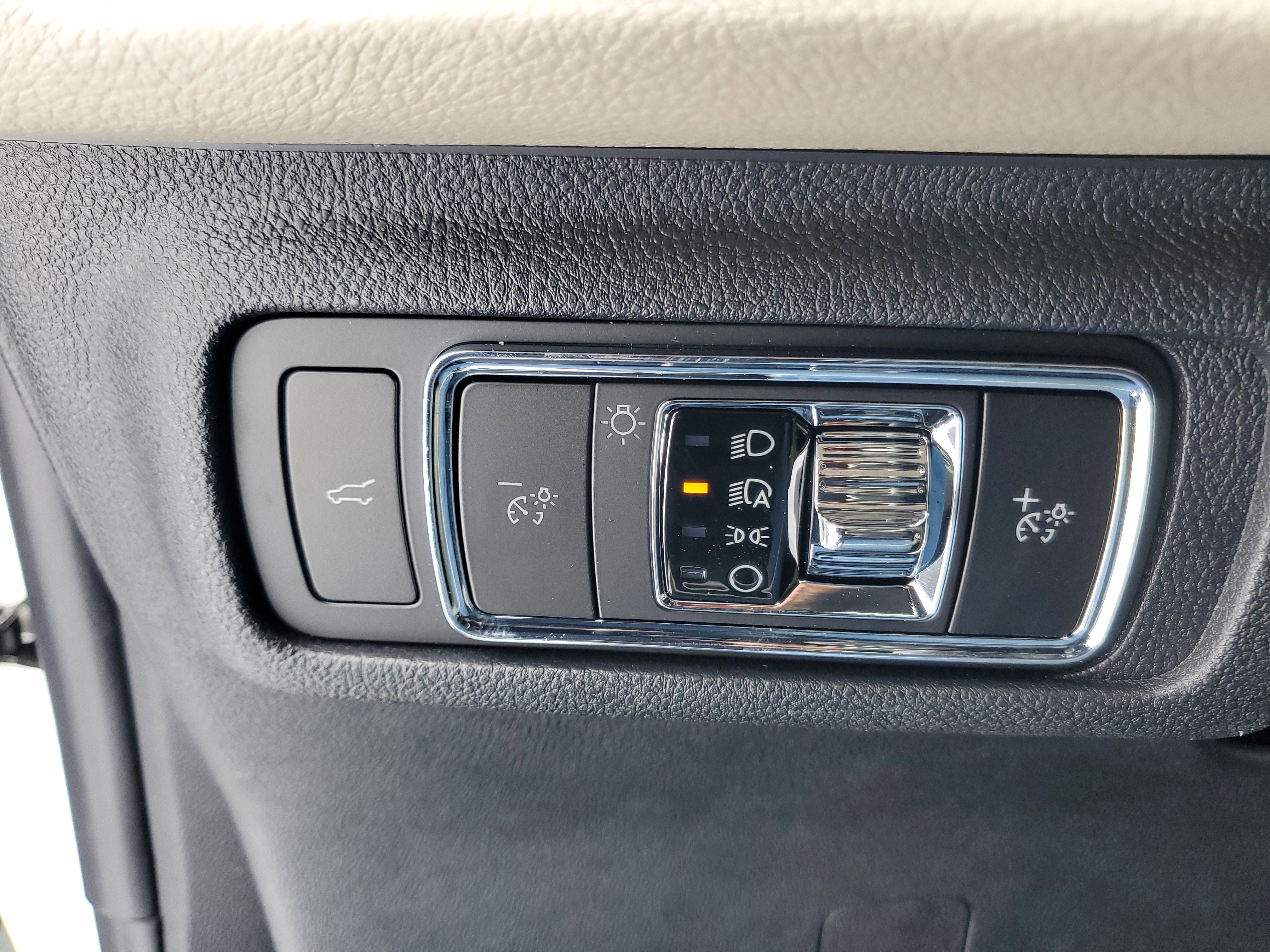 New 2026 Lincoln Corsair Premiere image 14