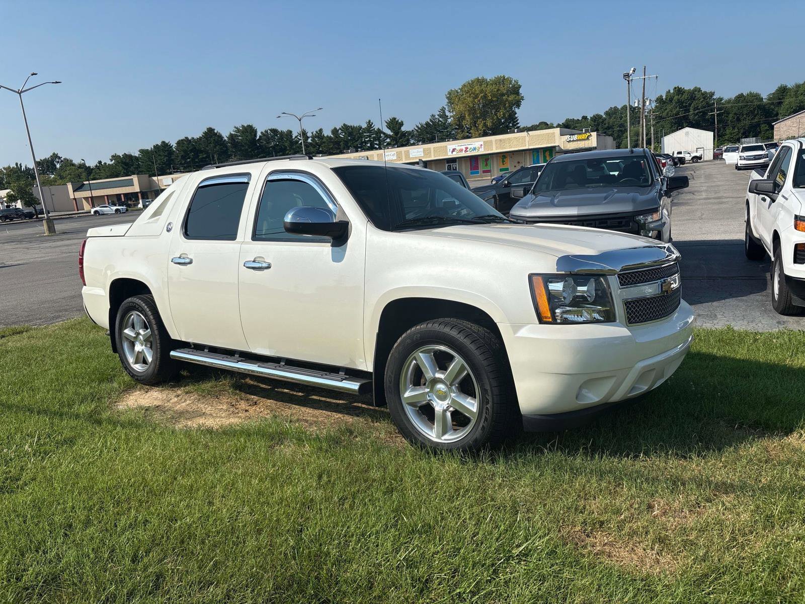 Used 2013 Chevrolet Avalanche LTZ AWD/4WD image 1