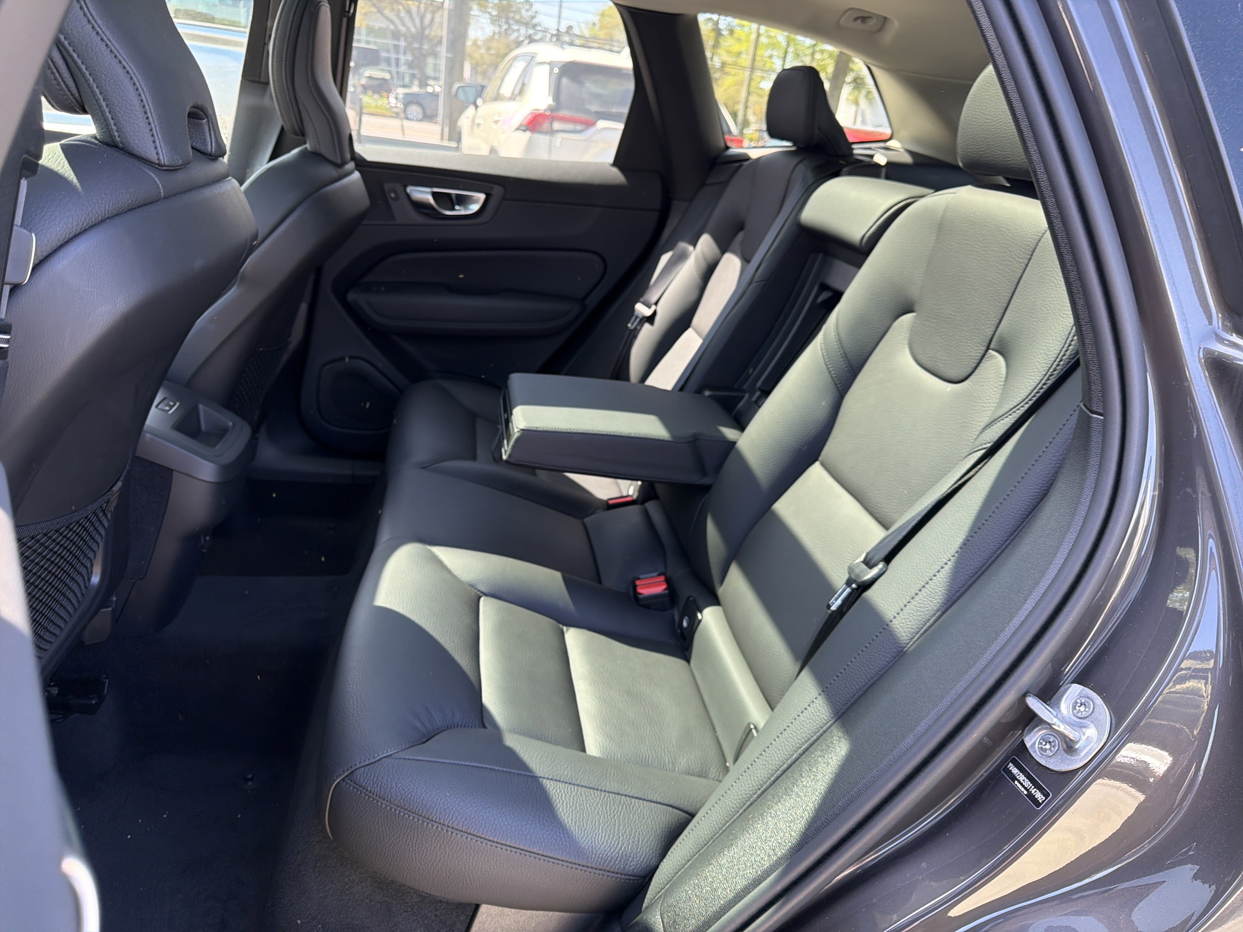 Certified 2025 Volvo XC60 B5 Plus image 32