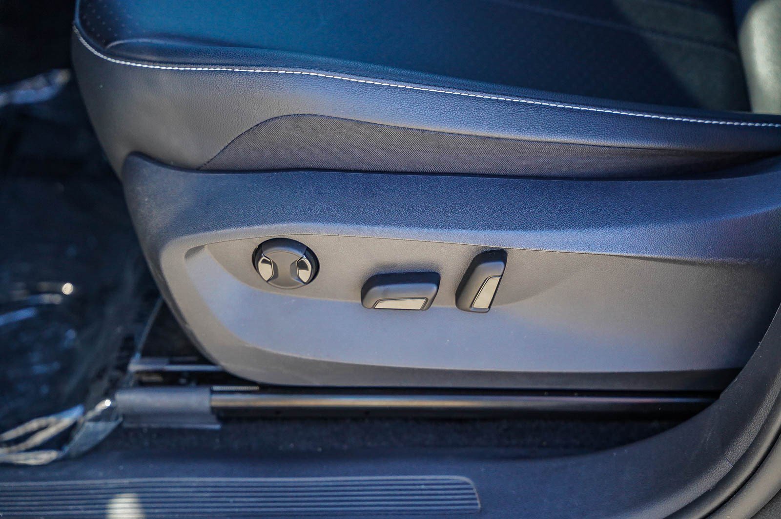 Used 2024 Volkswagen Tiguan SE image 21