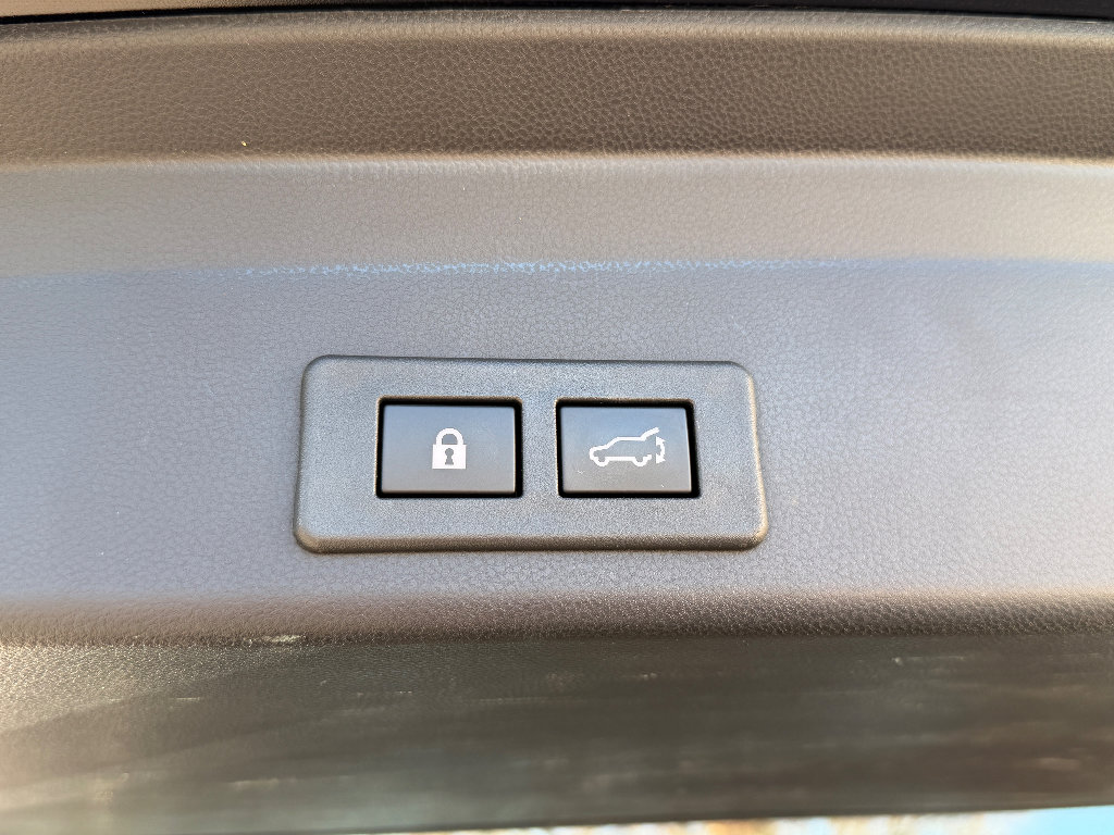 Used 2023 Subaru Ascent Limited image 30