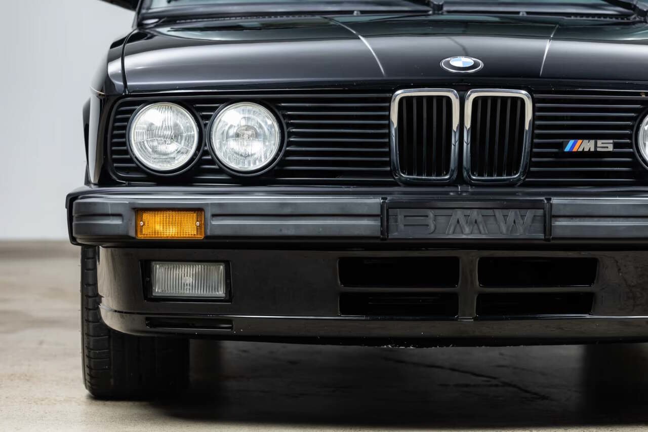 Used 1988 BMW M5 RWD image 13
