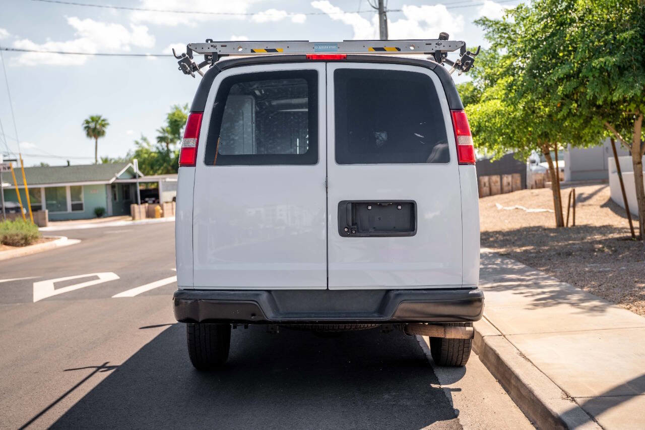 Used 2016 Chevrolet Express 2500 image 4