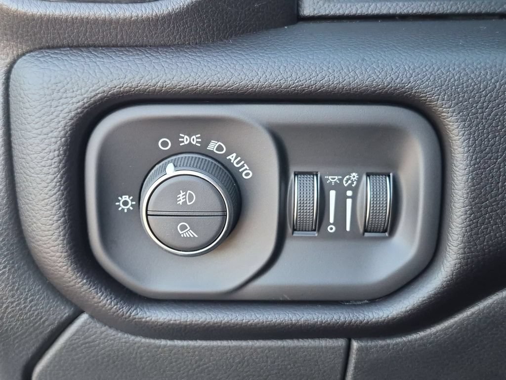 Used 2023 RAM 2500 Laramie AWD/4WD image 17