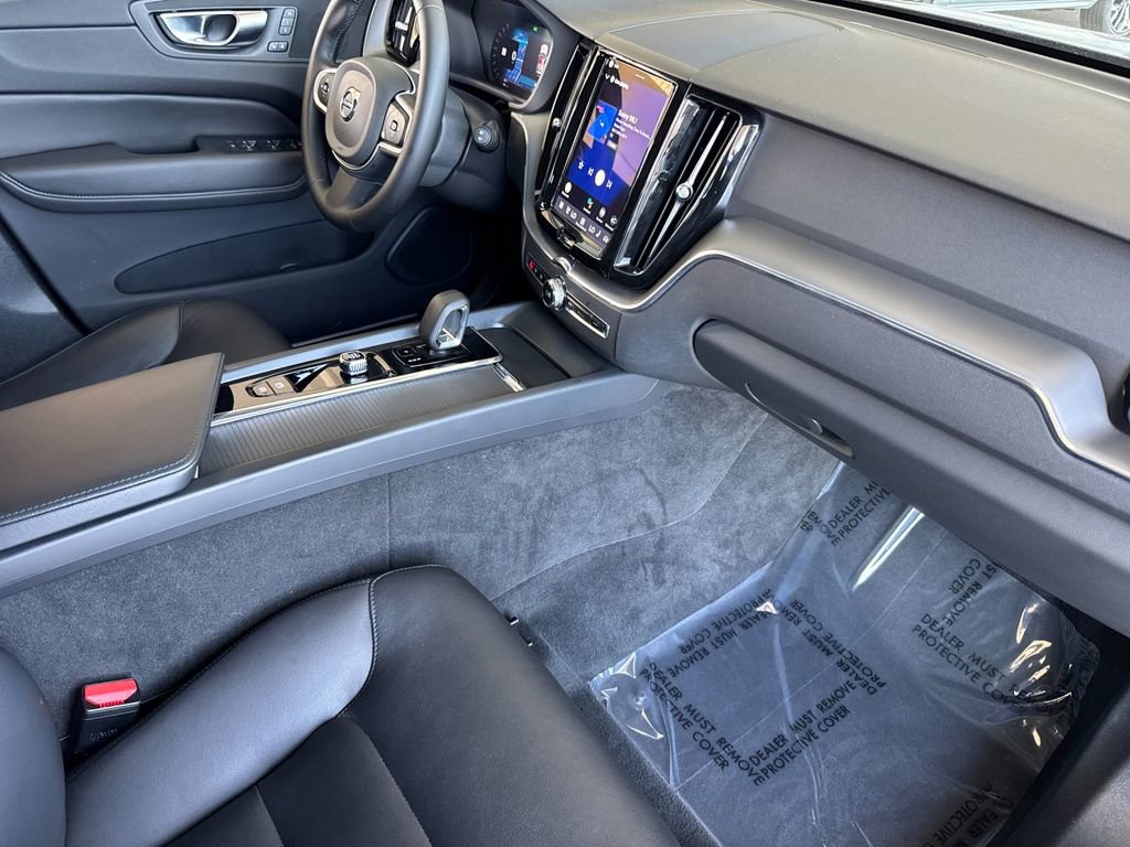 Certified 2025 Volvo XC60 B5 Core image 15