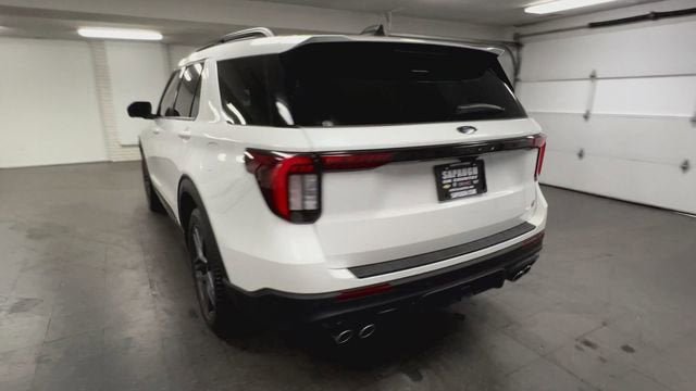 Used 2025 Ford Explorer ST AWD/4WD image 7