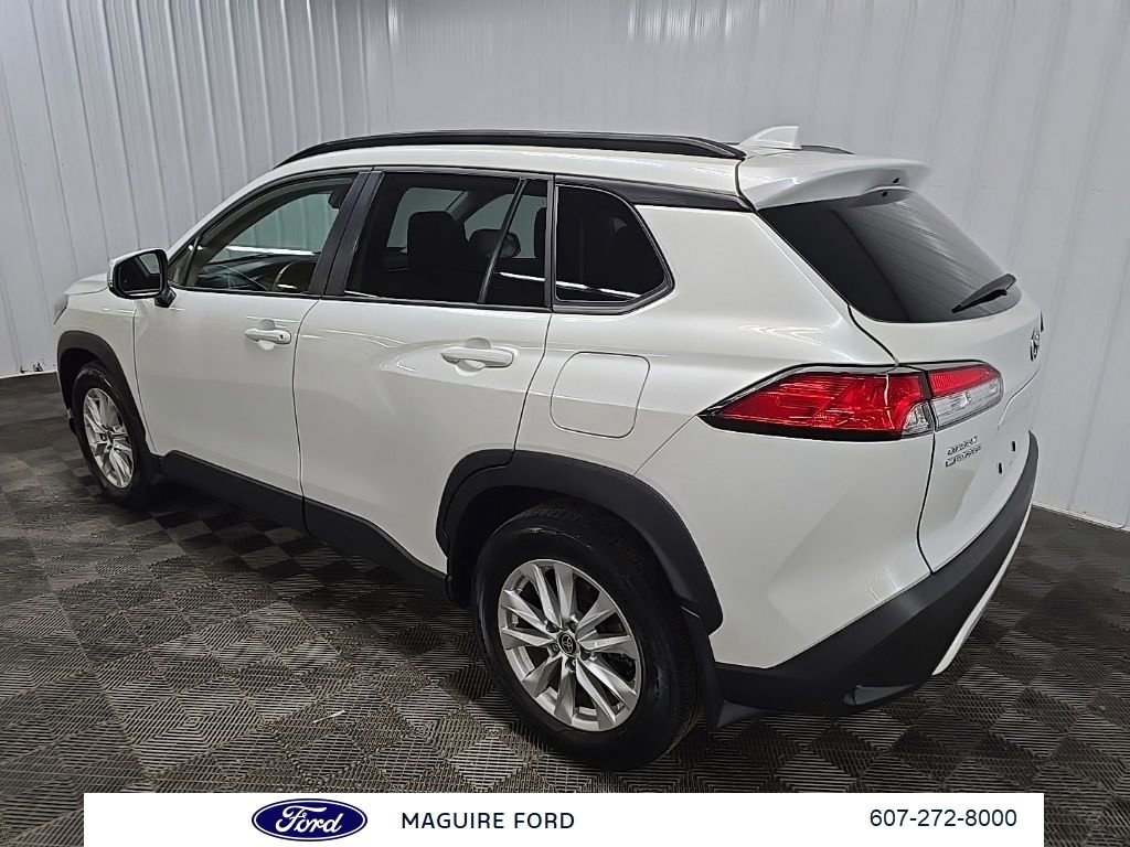 Used 2023 Toyota Corolla Cross LE w/ Moonroof Package image 11