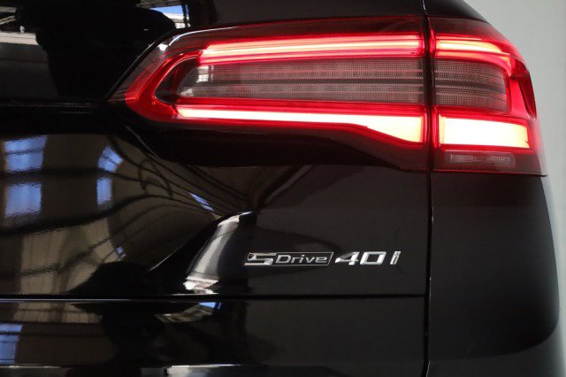 Used 2020 BMW X5 sDrive40i w/ Premium Package image 7