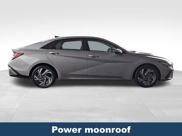 Used 2025 Hyundai Elantra SEL image 9