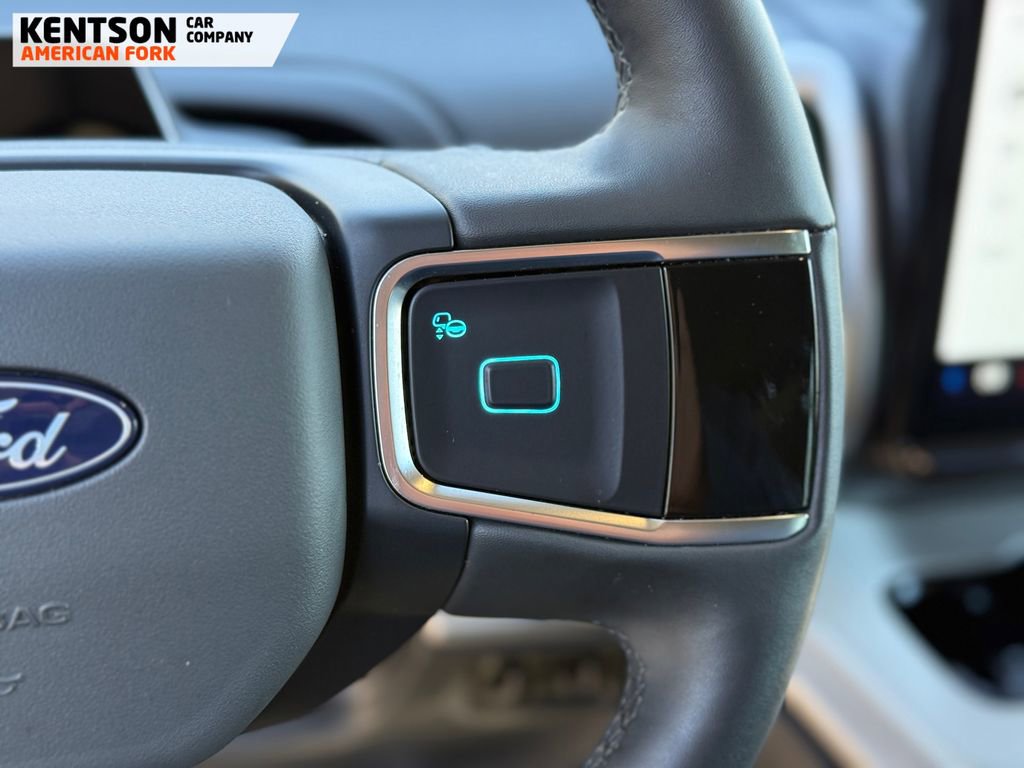 Used 2025 Ford Expedition Active image 19