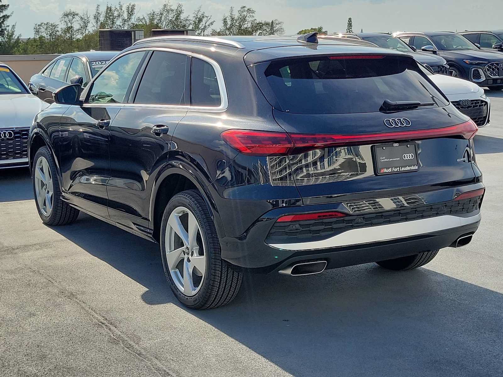 Certified 2025 Audi Q5 Premium Plus w/ Premium Plus AWD/4WD image 4