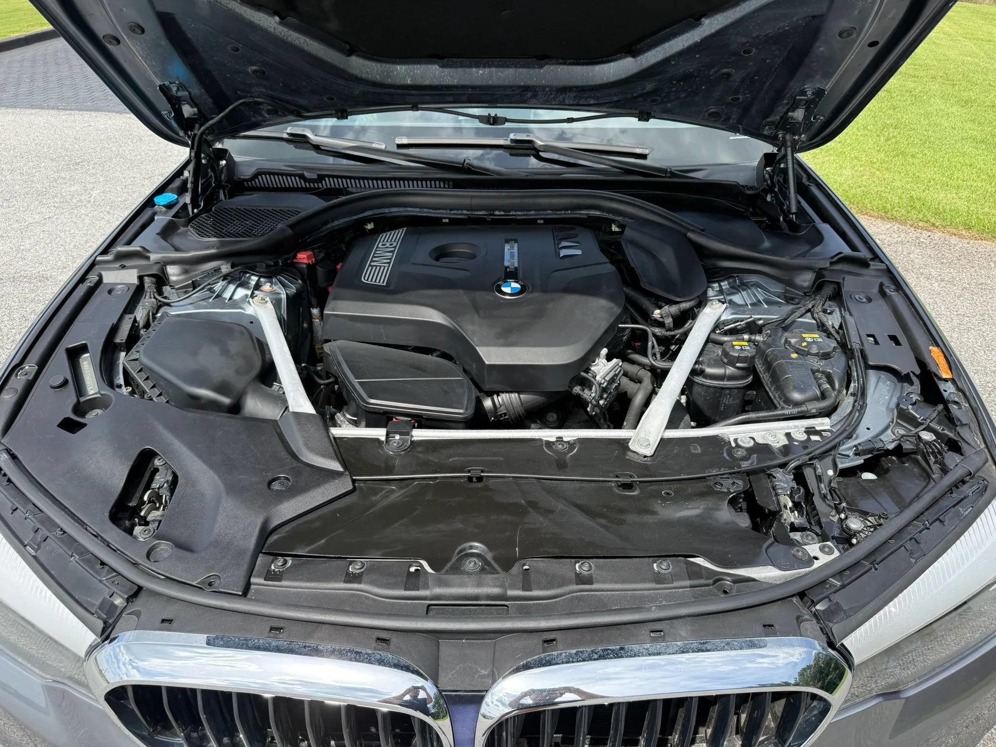 Used 2019 BMW 530i xDrive w/ Convenience Package AWD/4WD image 14