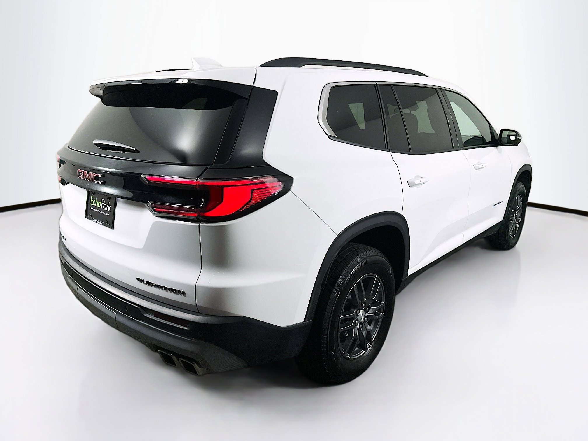 Used 2025 GMC Acadia Elevation image 9