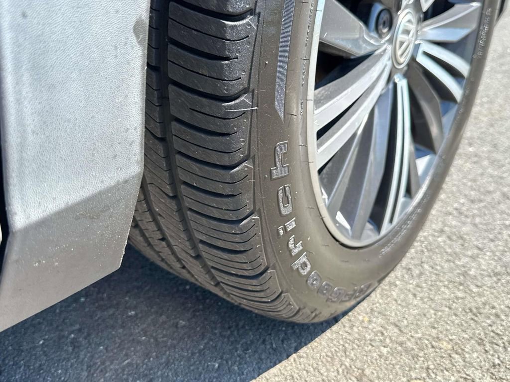 Used 2019 Volkswagen Tiguan SEL image 18