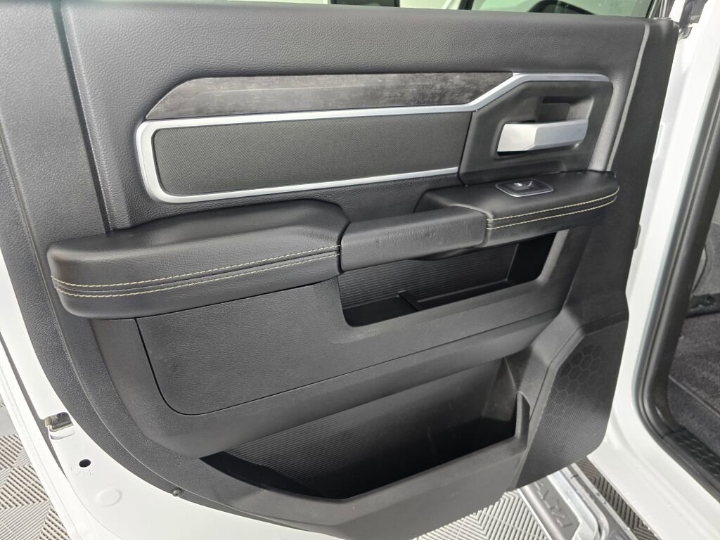 Used 2024 RAM 3500 Big Horn image 33