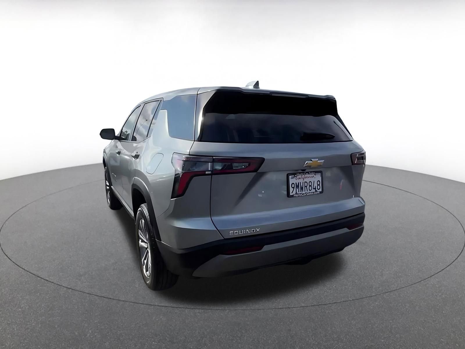 Used 2025 Chevrolet Equinox LT FWD image 11
