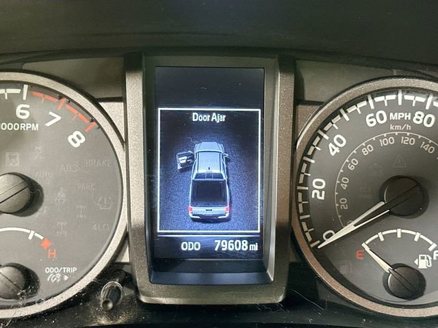 Used 2016 Toyota Tacoma TRD Sport AWD/4WD image 14