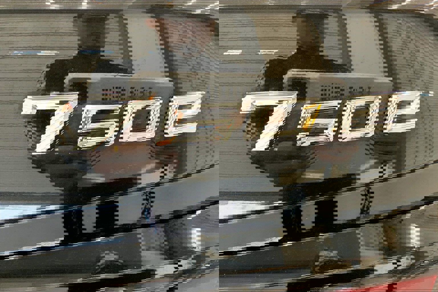 Certified 2024 BMW 750e xDrive w/ Executive Package AWD/4WD image 7