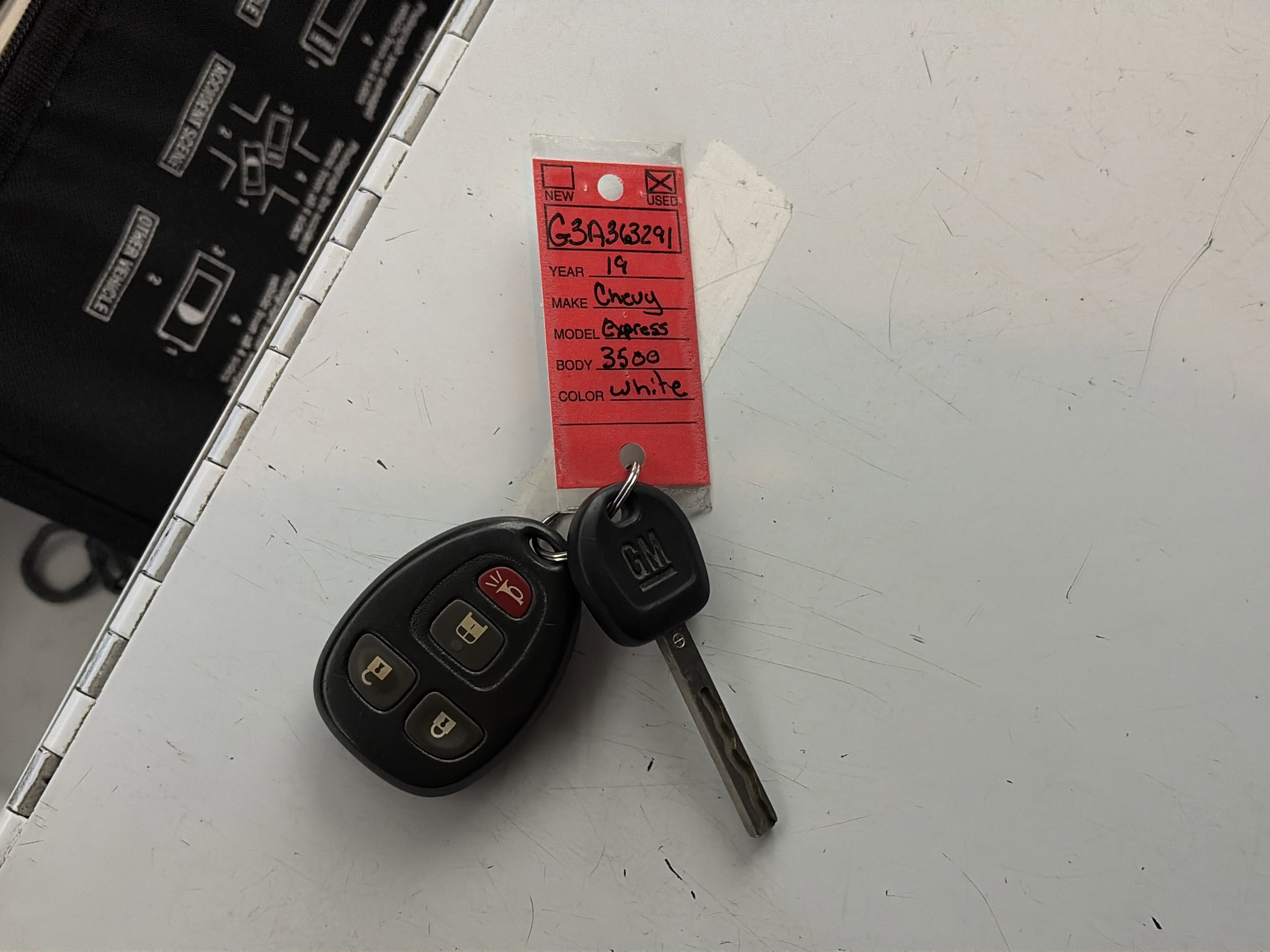 Used 2019 Chevrolet Express 3500 w/ Driver Convenience Package RWD image 30