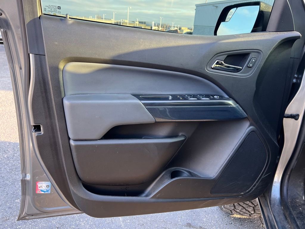 Used 2022 Chevrolet Colorado Z71 w/ Safety Package image 13