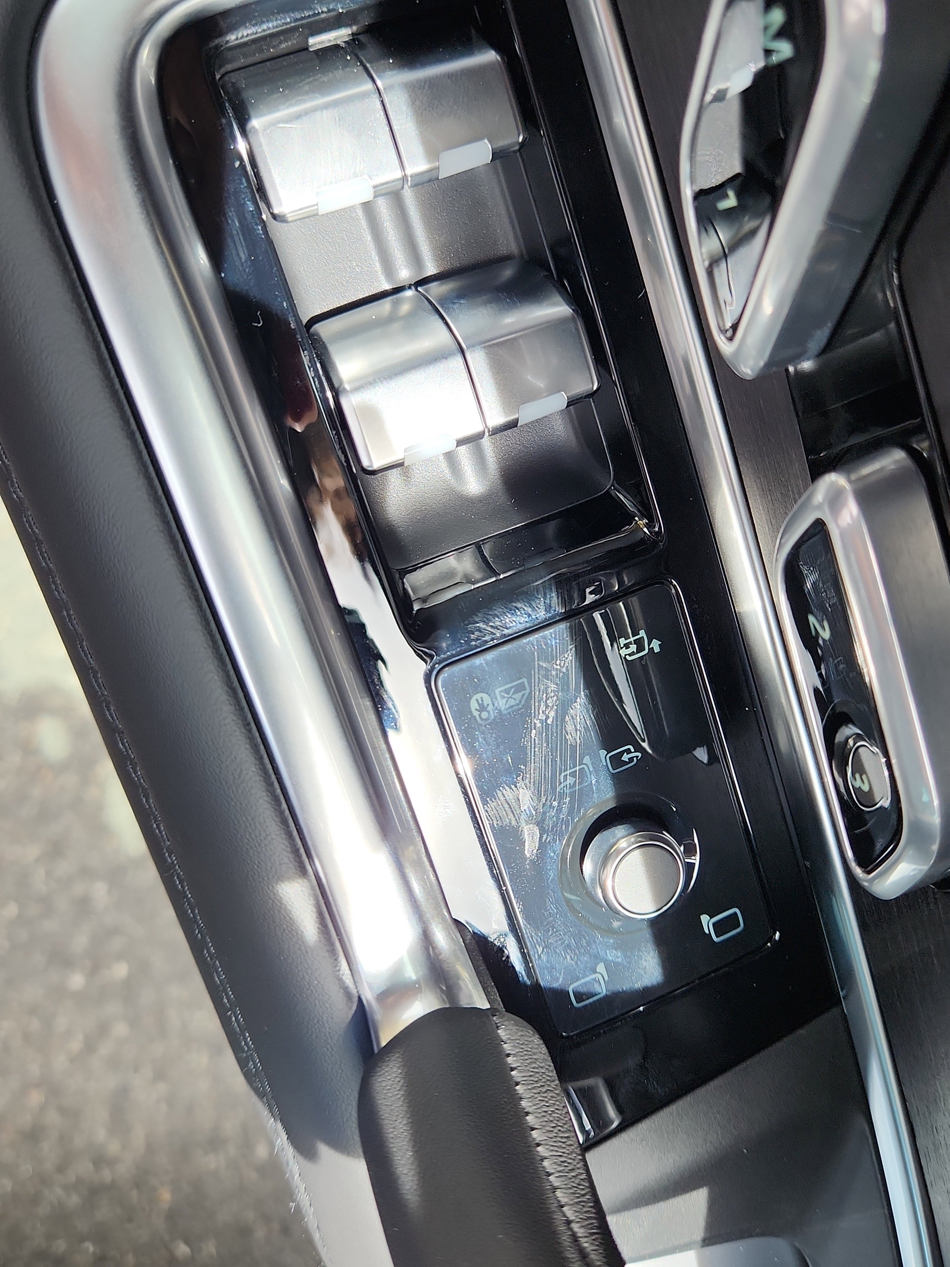 New 2025 Land Rover Range Rover SE image 9