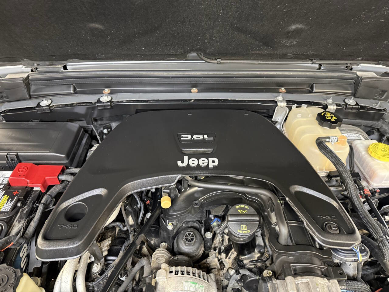 Used 2019 Jeep Wrangler Sport image 26