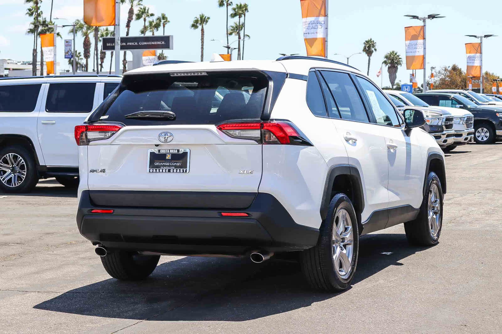 Used 2025 Toyota RAV4 XLE FWD image 4