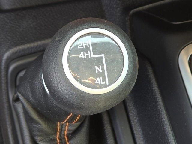 Used 2020 Jeep Gladiator Mojave w/ Cold Weather Group image 15