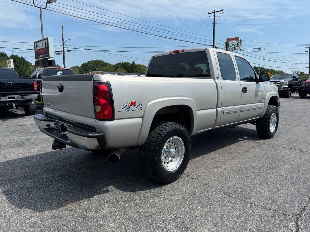 Used 2007 Chevrolet Silverado 2500 LT w/ Heavy-Duty Power Package AWD/4WD image 3