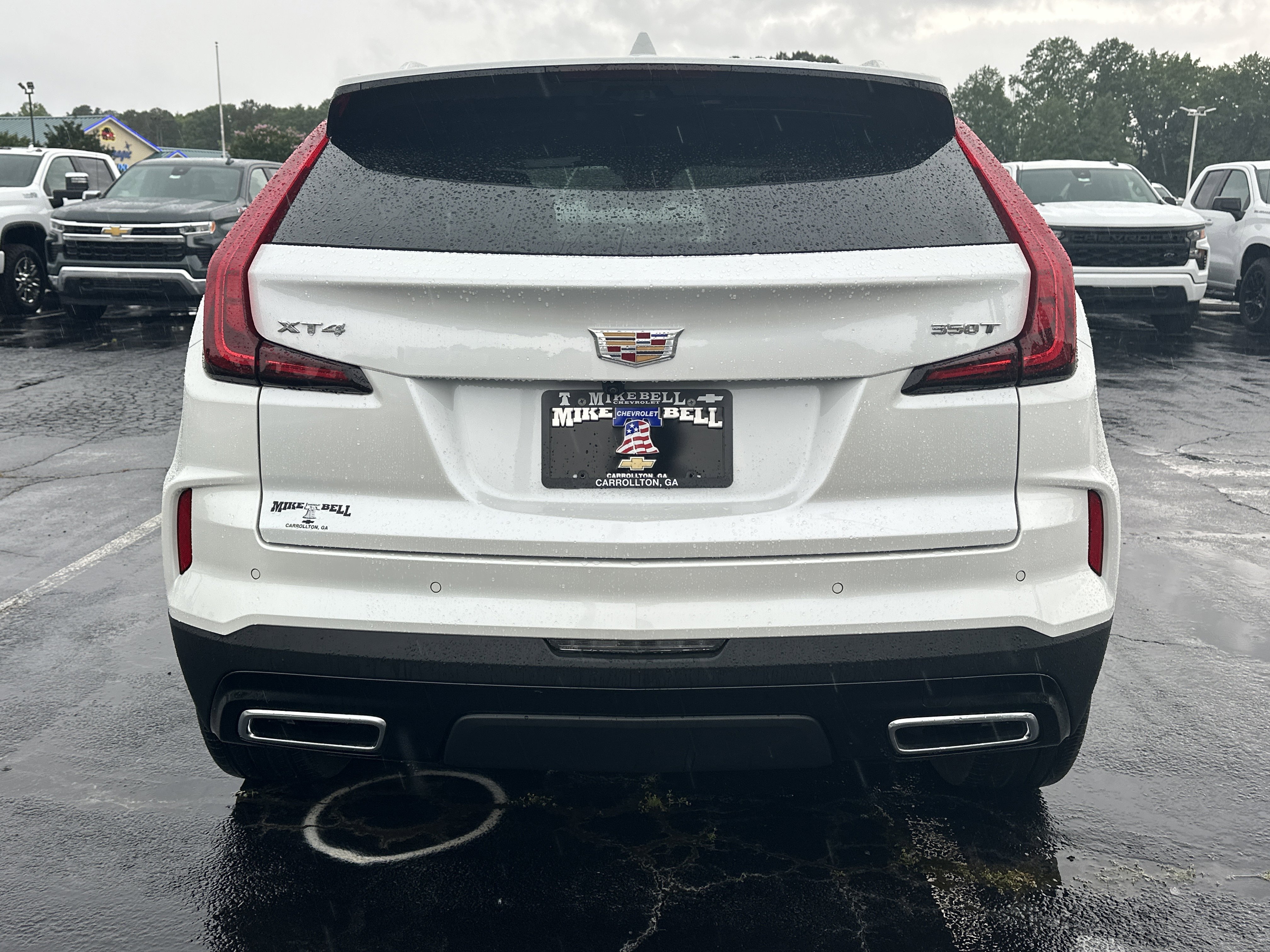 Used 2025 Cadillac XT4 Premium Luxury w/ Technology Package FWD image 6