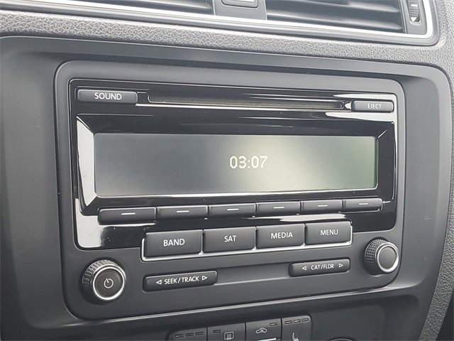 Used 2015 Volkswagen Jetta SE image 16