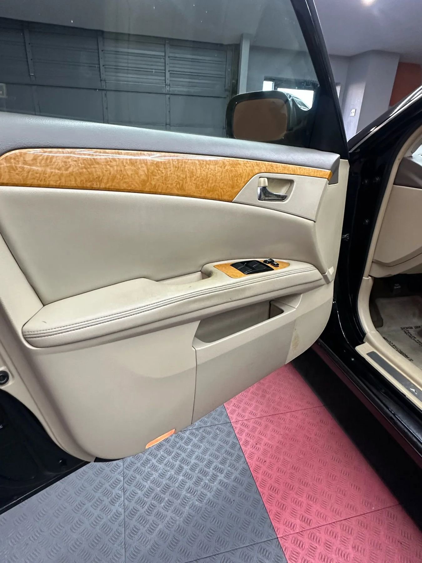 Used 2006 Toyota Avalon XLS image 9