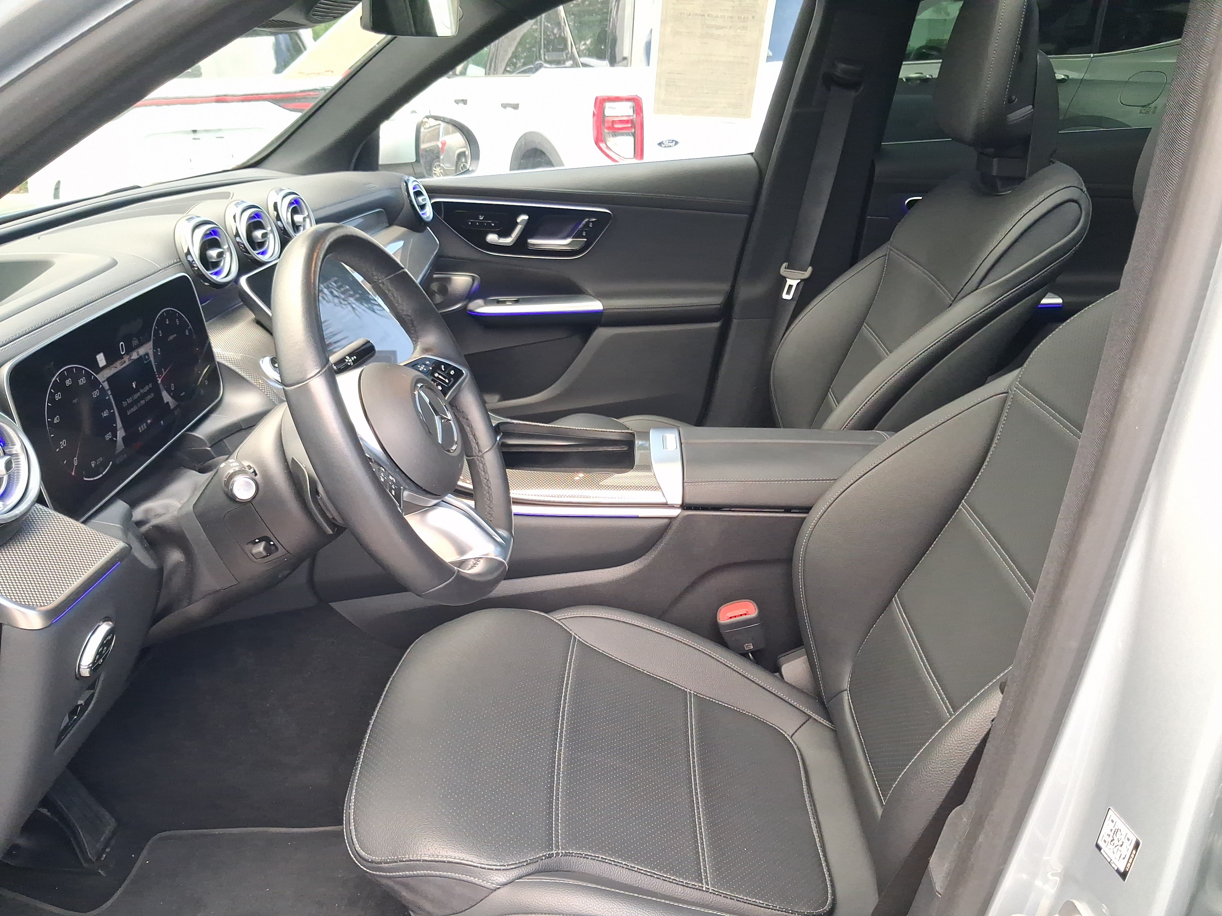 Used 2023 Mercedes-Benz GLC 300 4MATIC image 12
