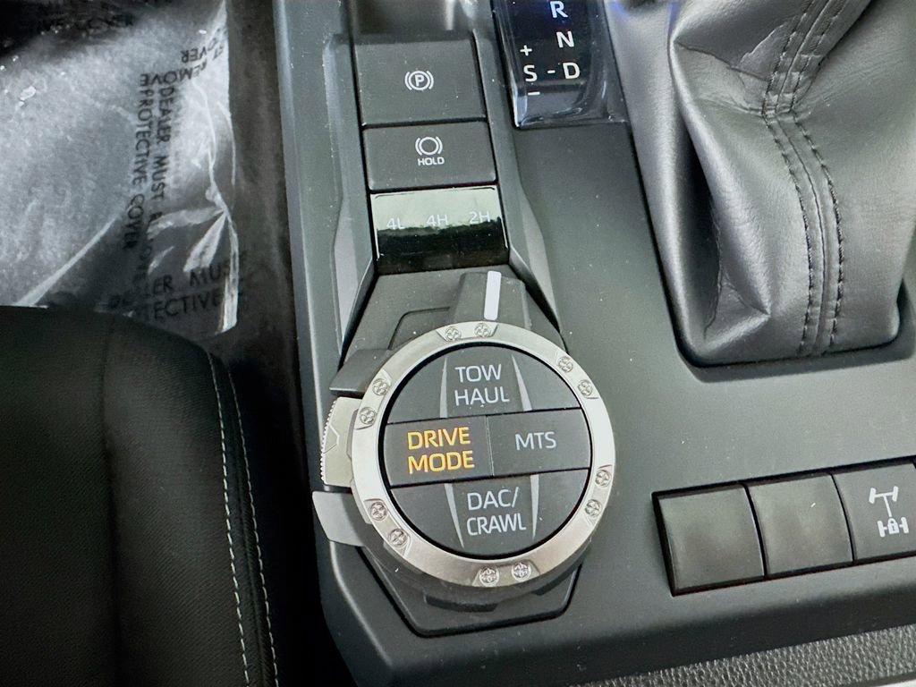 Used 2025 Toyota Tacoma TRD Off-Road image 17