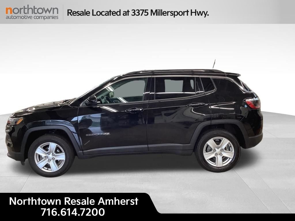 Used 2022 Jeep Compass Latitude w/ Convenience Group AWD/4WD image 2