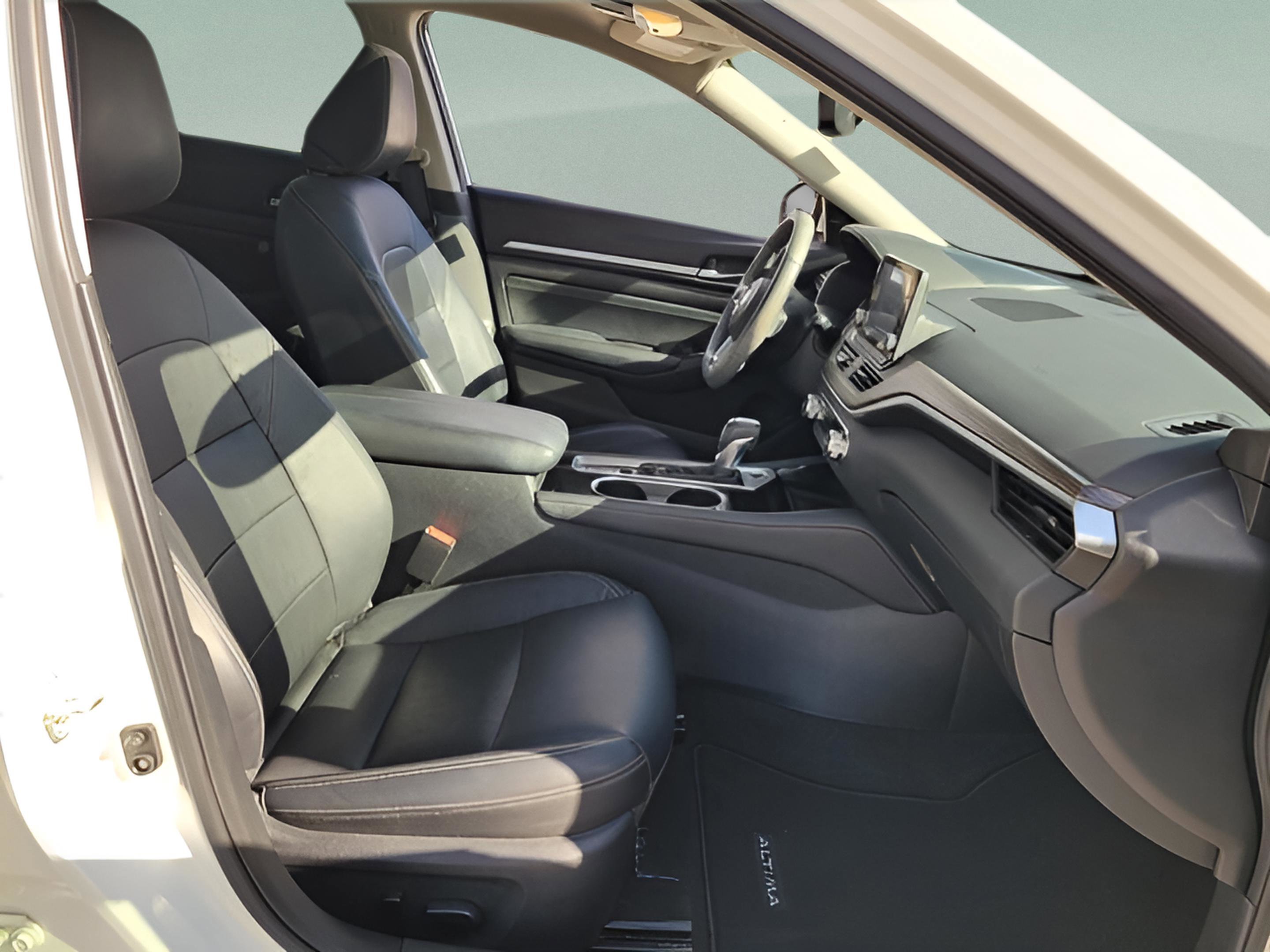 Used 2020 Nissan Altima 2.5 Platinum image 11