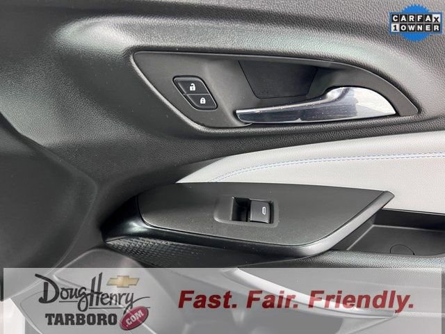 Used 2025 Chevrolet Trax LT w/ LT Convenience Package image 37