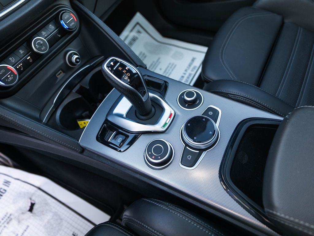 Used 2024 Alfa Romeo Stelvio Veloce image 28