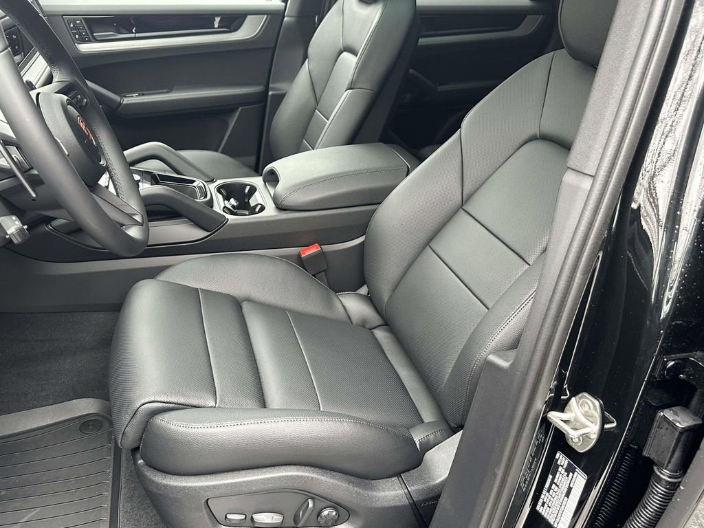 New 2026 Porsche Cayenne AWD/4WD image 12