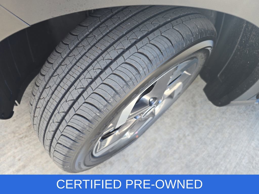 Used 2025 Hyundai Venue SEL FWD image 31