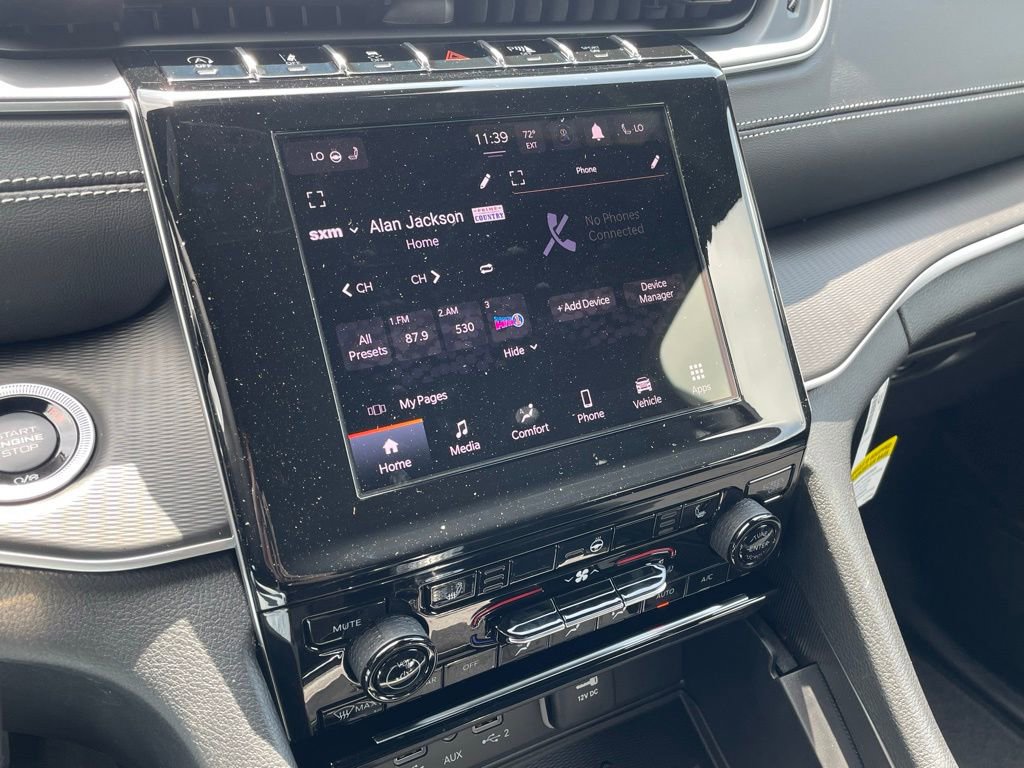 New 2025 Jeep Grand Cherokee Altitude image 28