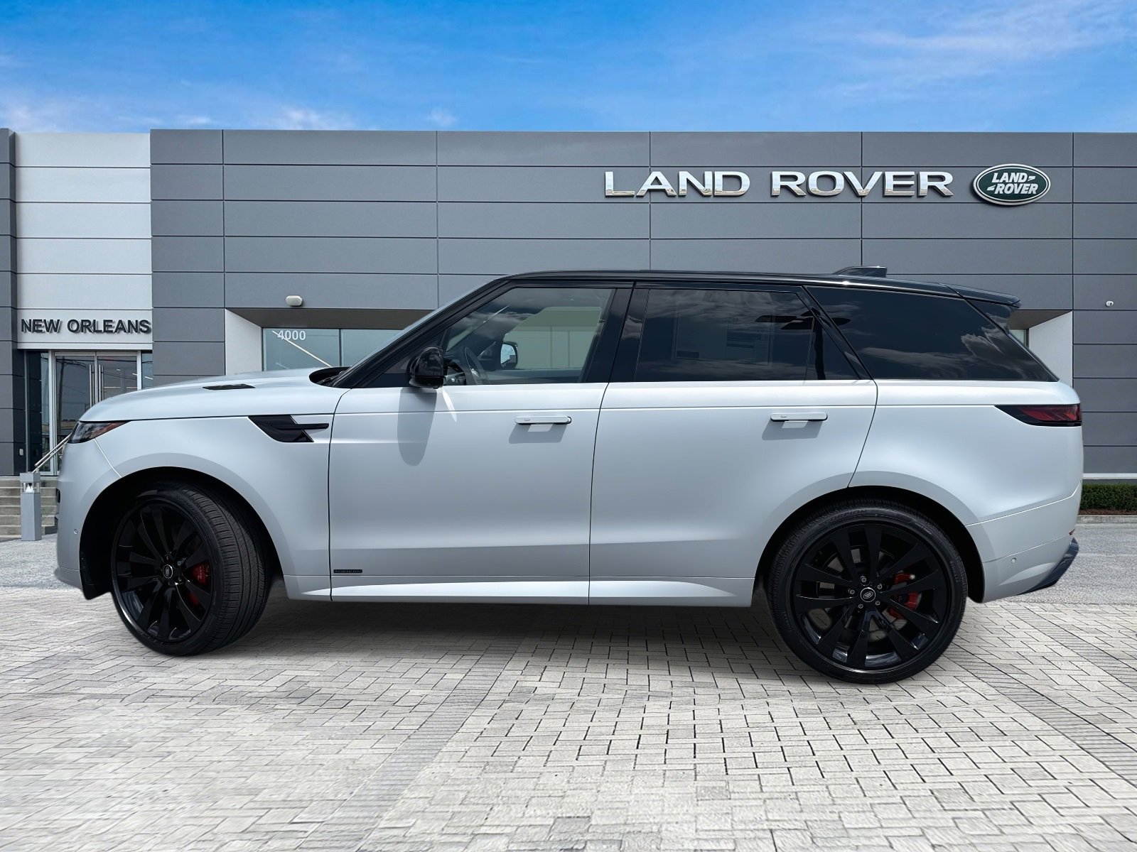 New 2025 Land Rover Range Rover Sport Autobiography image 2