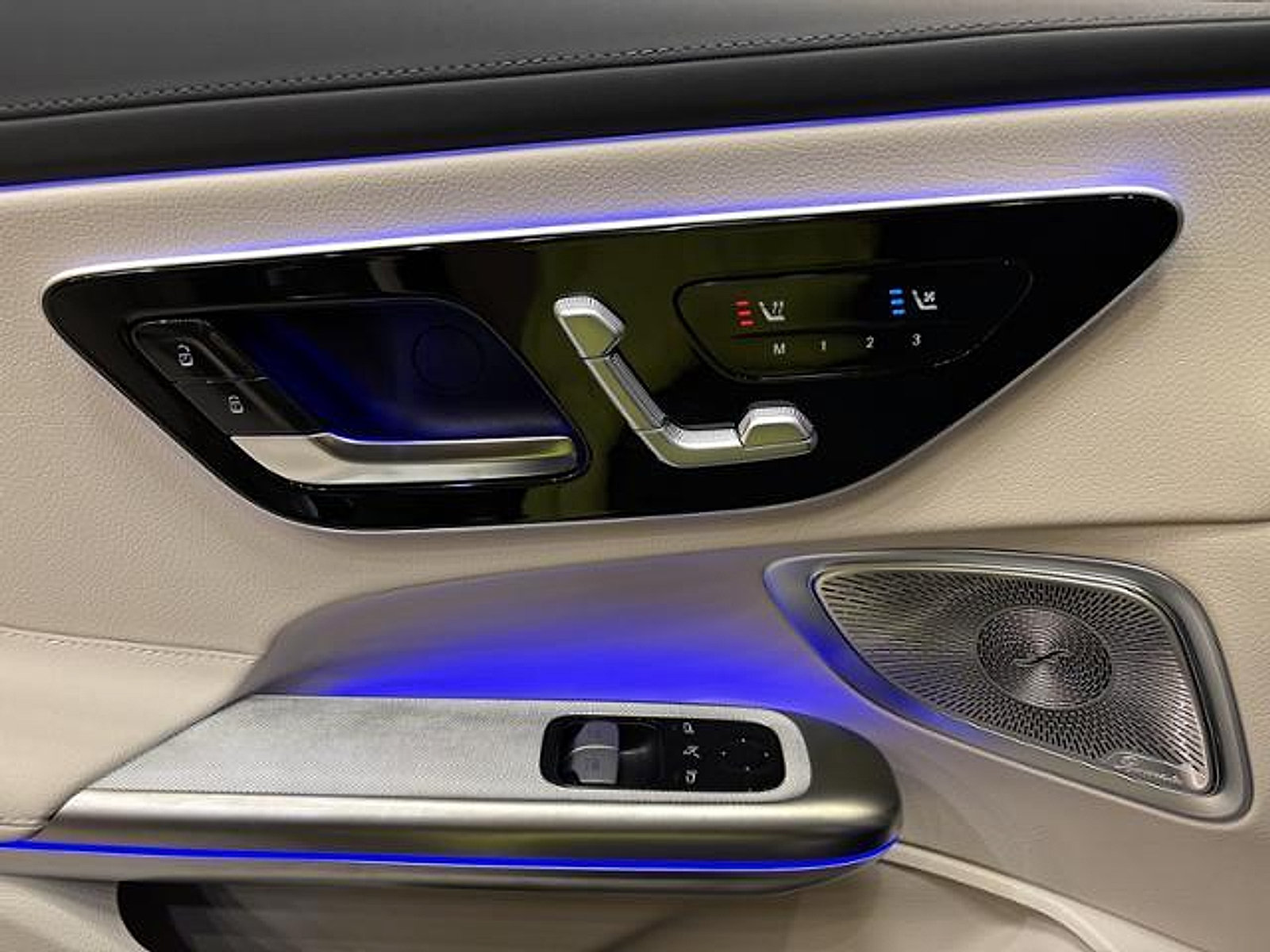 New 2026 Mercedes-Benz CLE 300 4MATIC Coupe image 9