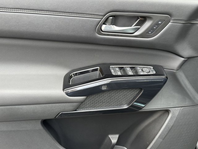New 2026 Nissan Pathfinder Platinum AWD/4WD image 24