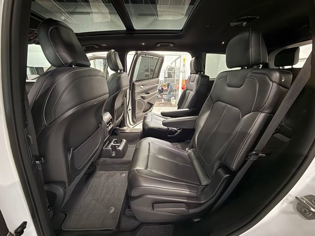 Used 2024 Jeep Grand Cherokee L Limited w/ Luxury Tech Group II image 11