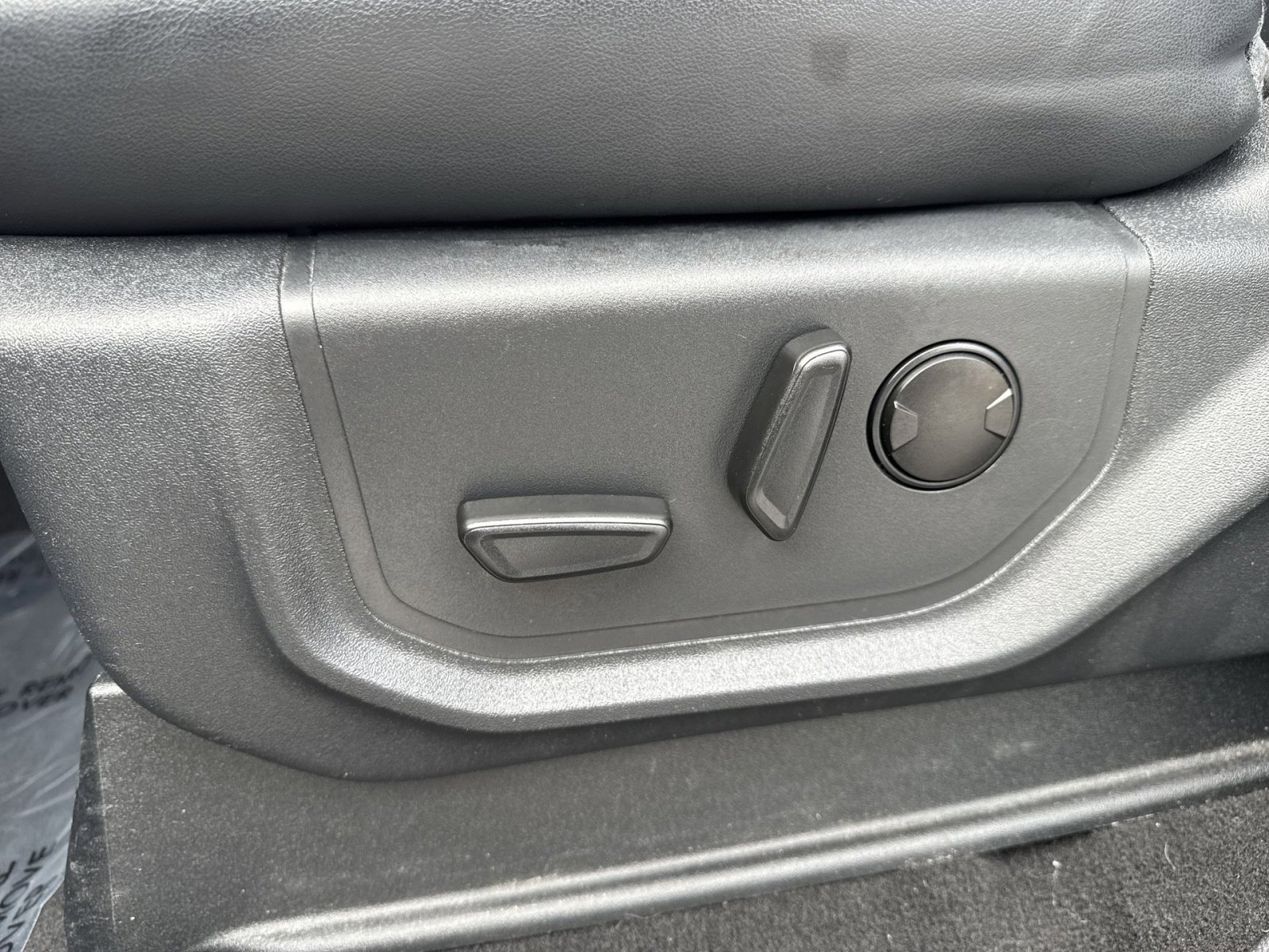 Used 2024 Ford Expedition Max XLT image 14